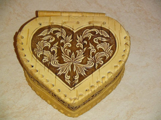 Birch bark box "Heart"