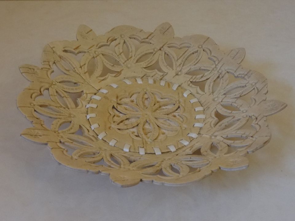 Carved birch bark plate "snowflake"