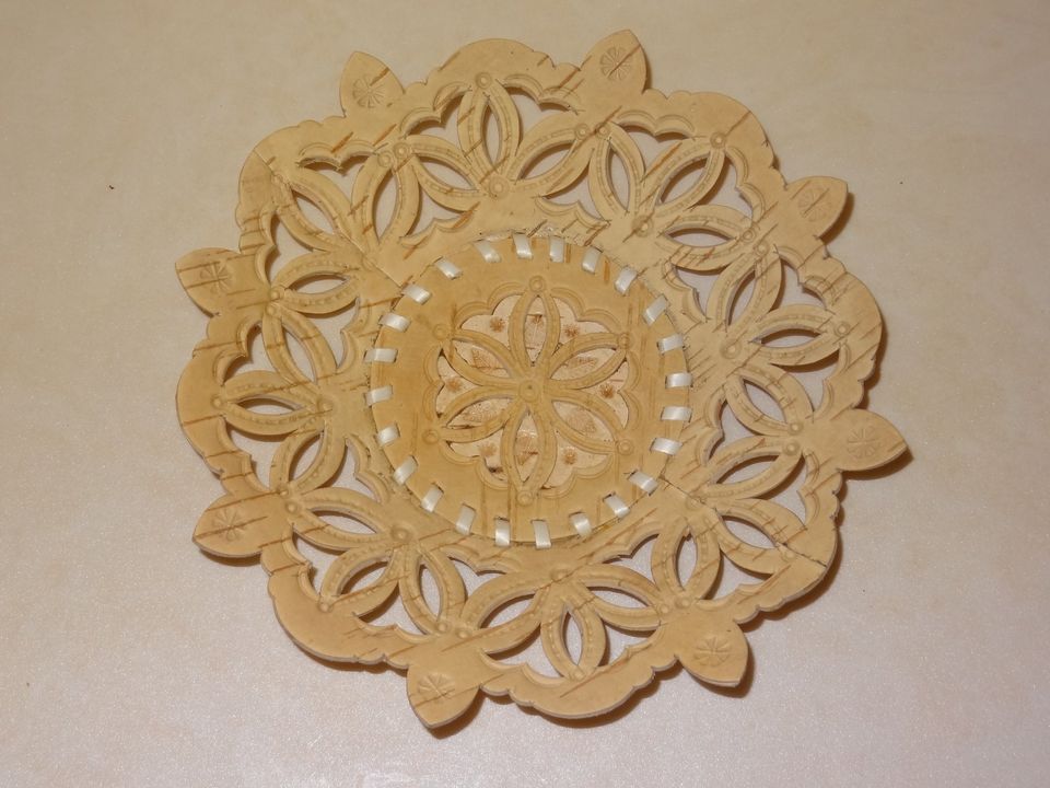 Carved birch bark plate "snowflake"