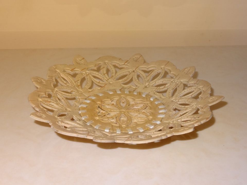 Carved birch bark plate "snowflake"